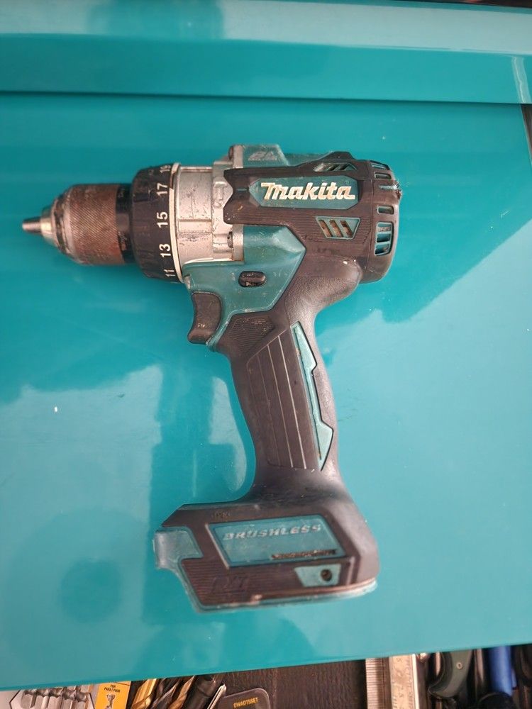 Makita Hammer Drill XHP14 WORKS LIKE NEW $75 NO BATTERY NO CHARGER