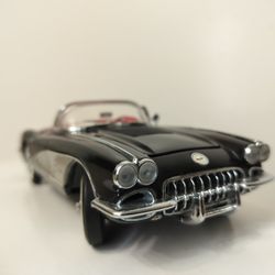 1958 Chevrolet Corvette, Franklin Mint, Black/Silver, 1/24 Scale Diecast Car, Original Box 