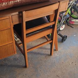 Desk With Chair