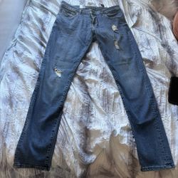 Jeans size 33
