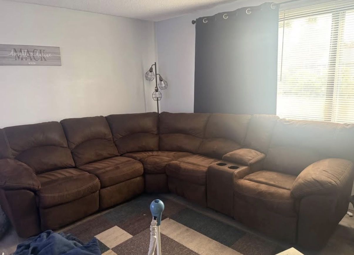Sectional Couch With Recliners