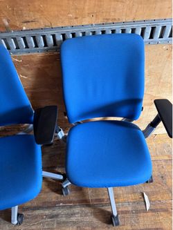 Desk chair