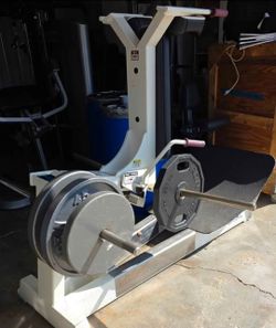 COMMERCIAL SQUAT MACHINE – HEAVY DUTY 🔥