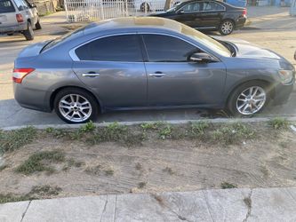 Nissan maxima