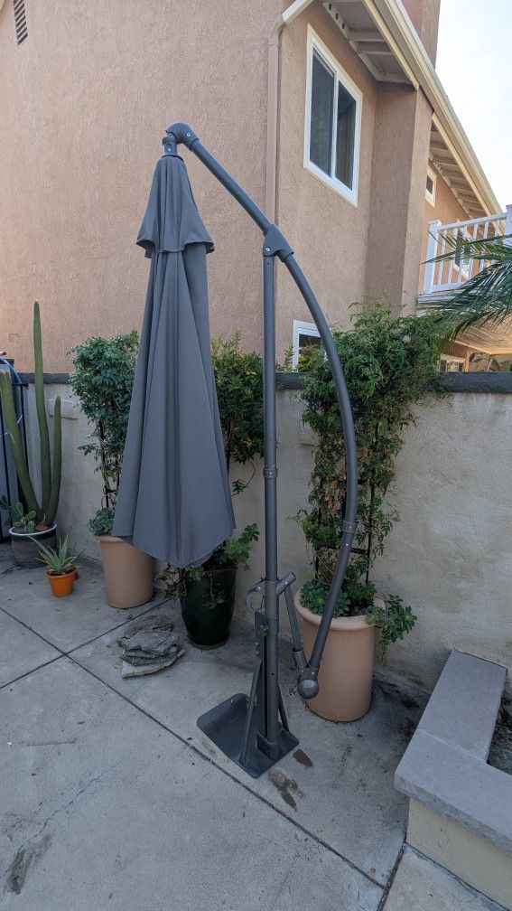 CHS Hot Tub Shadow 9' Umbrella with Base Plate