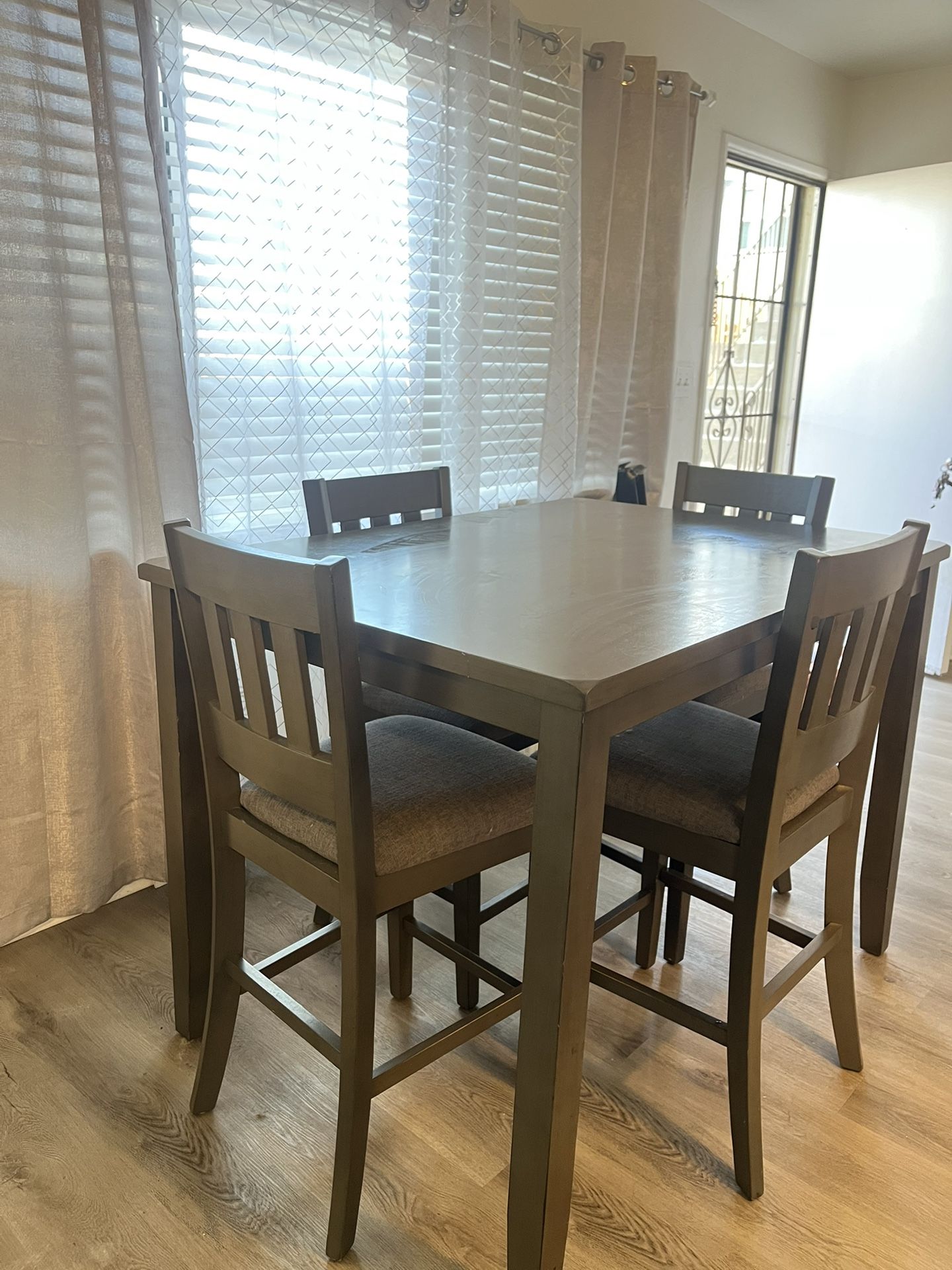 Dining Chair With Tables