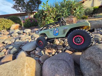 Axial 1/10 dead bolt