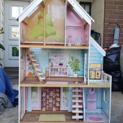 Beautiful luxury doll house