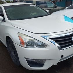 2015 Nissan Altima 2.5 For Parts Engine Transmission Good 