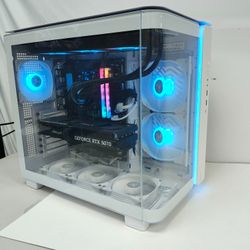 Skytech Gaming Custom PC Ryzen 7 9700X 3.80GHz 32GB RAM 2TB SSD