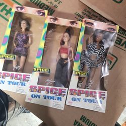 3 Spice Girls Dolls 