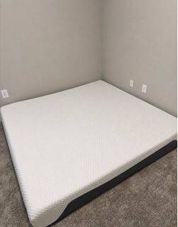 King size 10” foam mattress