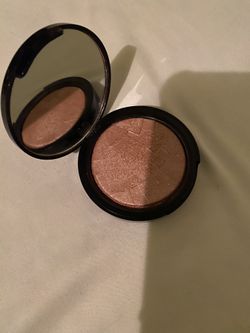 Anastasia Beverly Hill/ ILLUMINATOR PEACH NECTAR