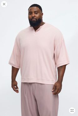 Men’s Fashion Nova plus size V-Neck Pullover t shirt  in Light Pink size 3XL