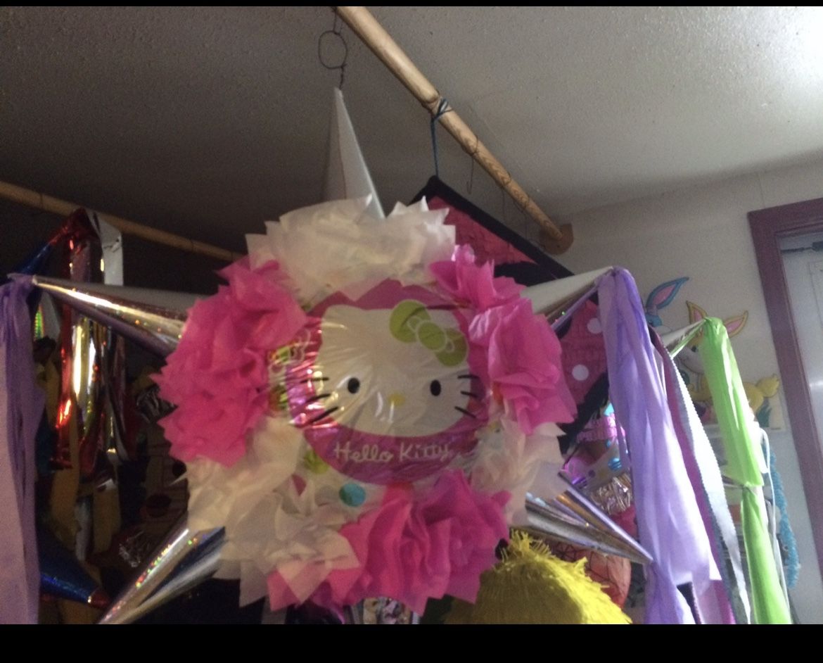 Hello Kitty  Piñata 