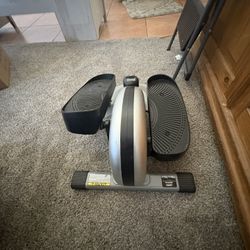 Desk elliptical