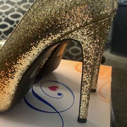 Gold Heels Platform