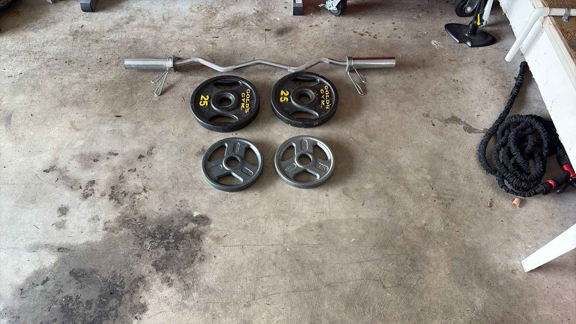 Plate Weights And Curl Bar