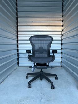 HERMAN MILLER AERON OFFICE CHAIRS – GRAPHITE (SIZE B) – BRAND NEW