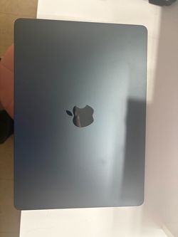 MacBook Air M2,2022