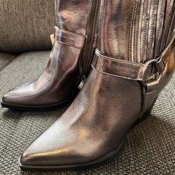 BCBG Brand New Women’s Boots 