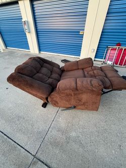 Beautiful armchair rocker /recliner $39