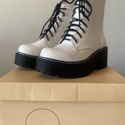 Brand New! Soda fling Women’s Chunky Lug Lace Up