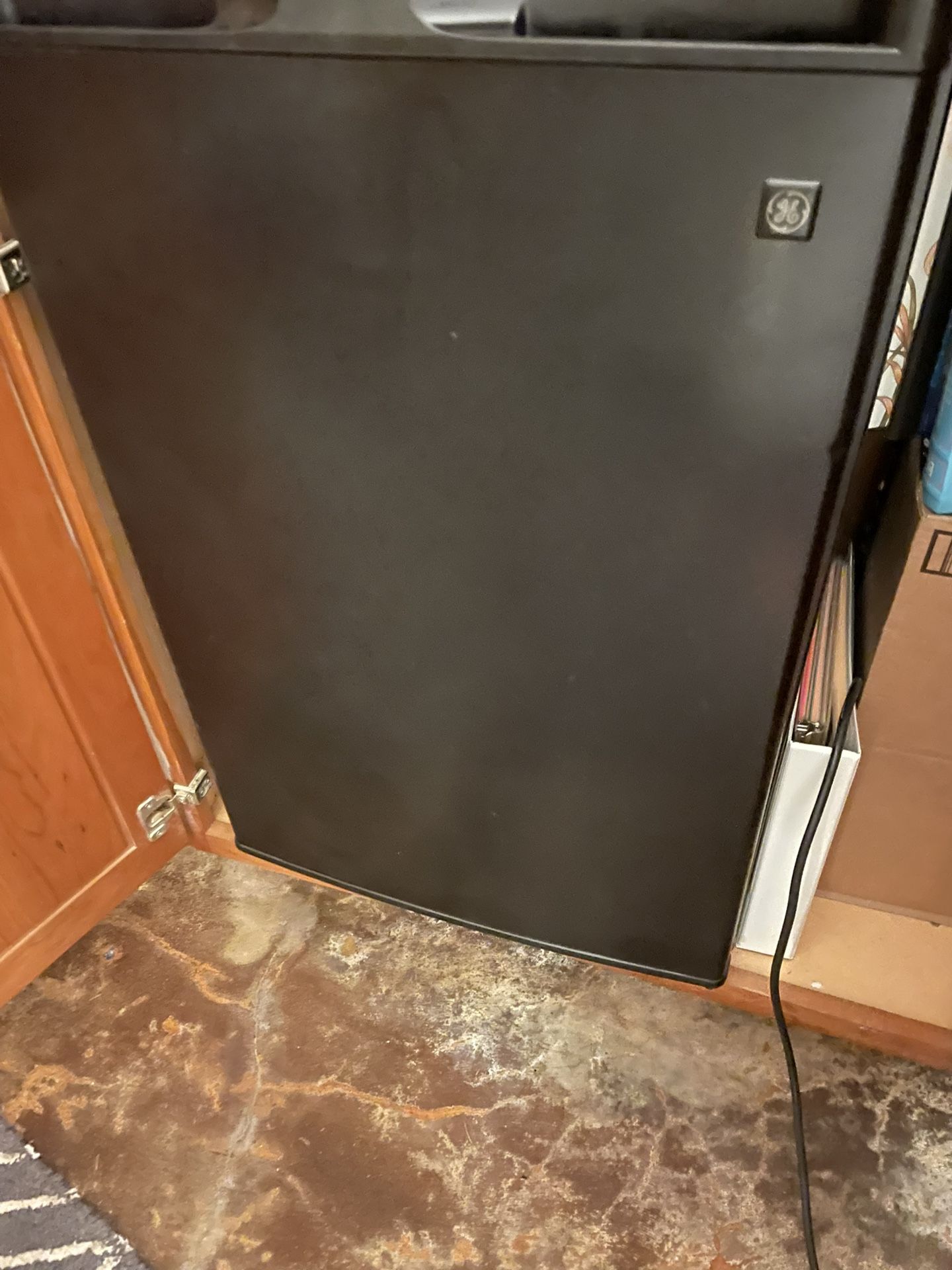 GE Mini Fridge