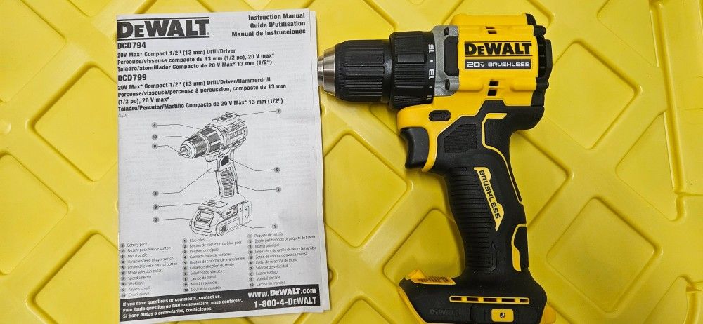 New Dewalt compact 1/2" drill / driver