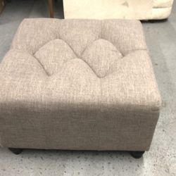30”x30”x18”h Good condition ottoman almost new