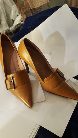 CATHY JEAN BRAZIL 3 1/2 heels taupe COLOR leather with buckles size 5.5