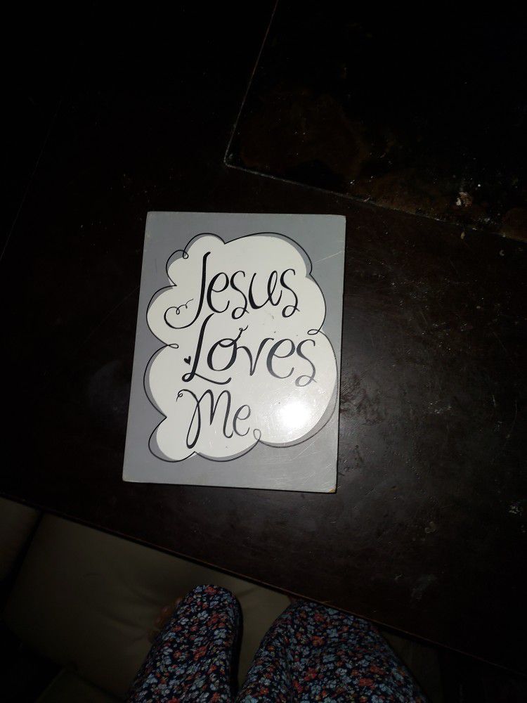 Jesus Loves Me Sign 