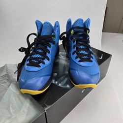Lebron 8 V/2 Entourage Size 9.5 DS