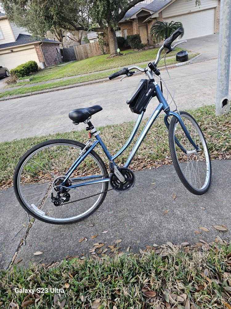 Giant Women Mountain Bike Like New Ready To Used $275 Price FIRM// SEMINUEVA PRECIO FIRME $275
