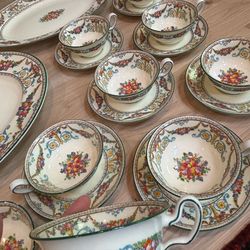 Wedgwood “Ventnor” china Fruit pattern 1920s  (W996), made in England Set