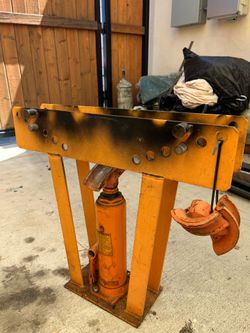 Pipe bender