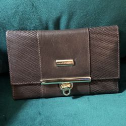 New Andreia Ribeiro Brown Leather Women’s Wallet. Very Spacious 