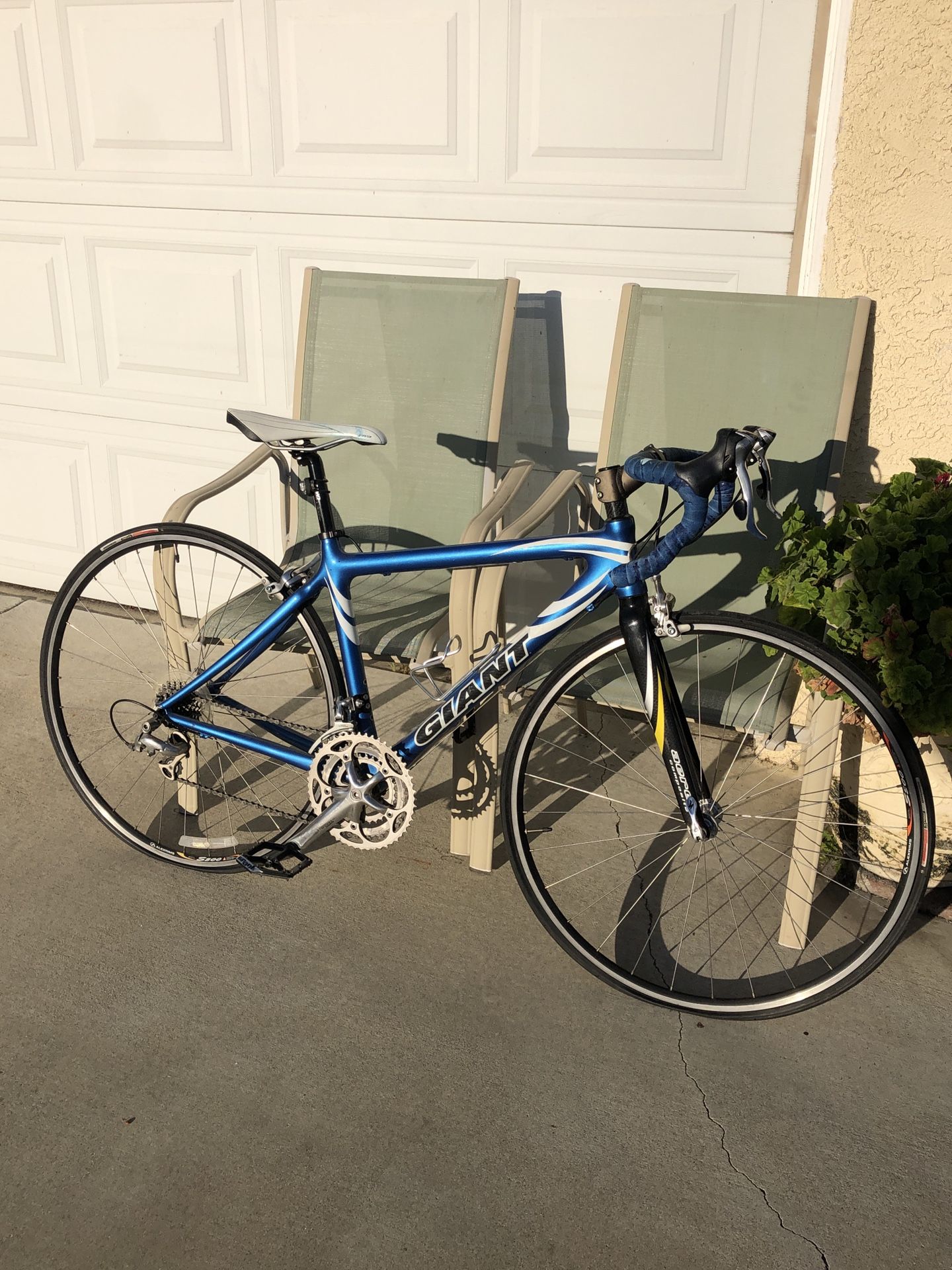 GIANT COMPOSITE BIKE