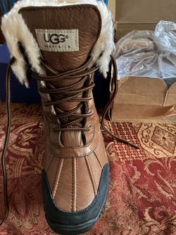 UGG ADIRONDACK  BOOT BRAND NEW SZ. 7.