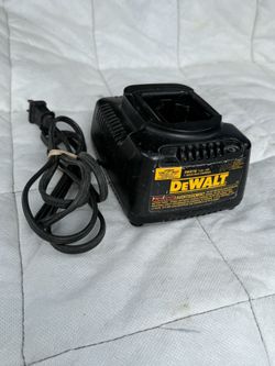  Dewalt DW9116 7.2V- 18V NiCD 18 VOLT 1 Hr Charger