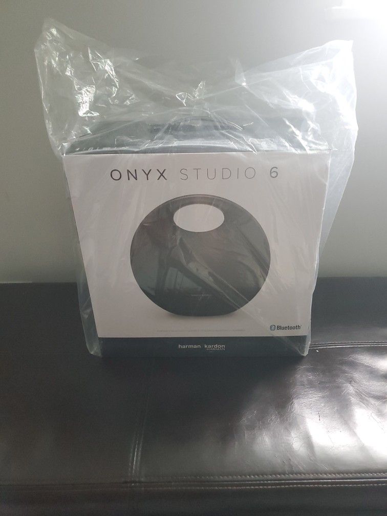 Harman Kardon - Onyx Studio 6 Portable Bluetooth Speaker - Black