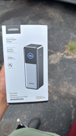 UGREEN portable power bank