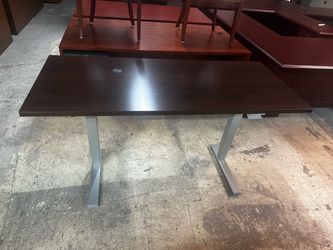 OFFICE/HOME DESK COMPUTER ADJUSTABLE DESK