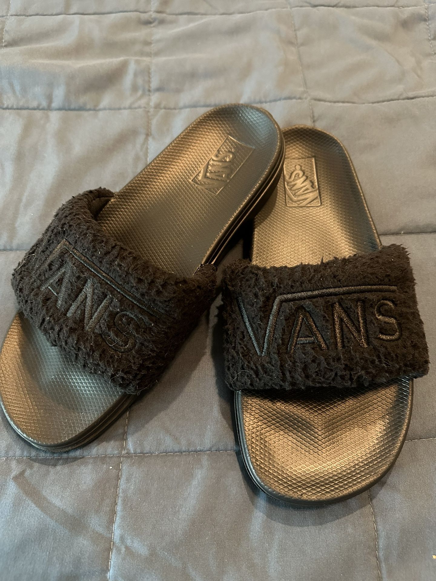 Women’s Vans Sandles size 9 (New)