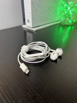 Apple Lightning EarPods