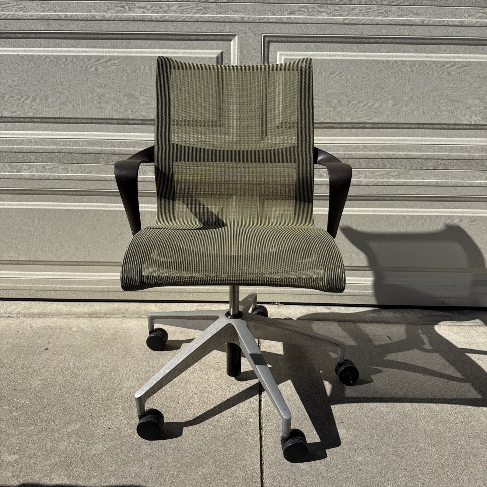 Herman Miller Setu Grey Office desk mesh chair mesh Green Mesh Grey Frame