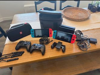 2 x Nintendo Switches