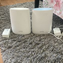 NETGEAR Orbi AC3000 Tri-Band WiFi Router RBR50 – Mesh System