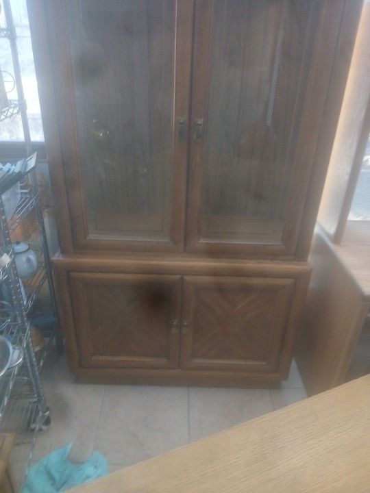 Lighted Solid Wood & Glass China Hutch. 42×16×78