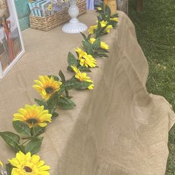 Burlap Table Cloths And Sahes